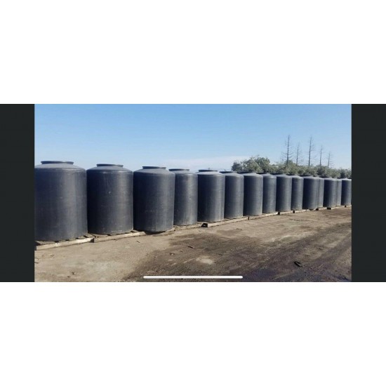 400 Gallon Food Grade Vertical Rain Water Storage and Collection Tank